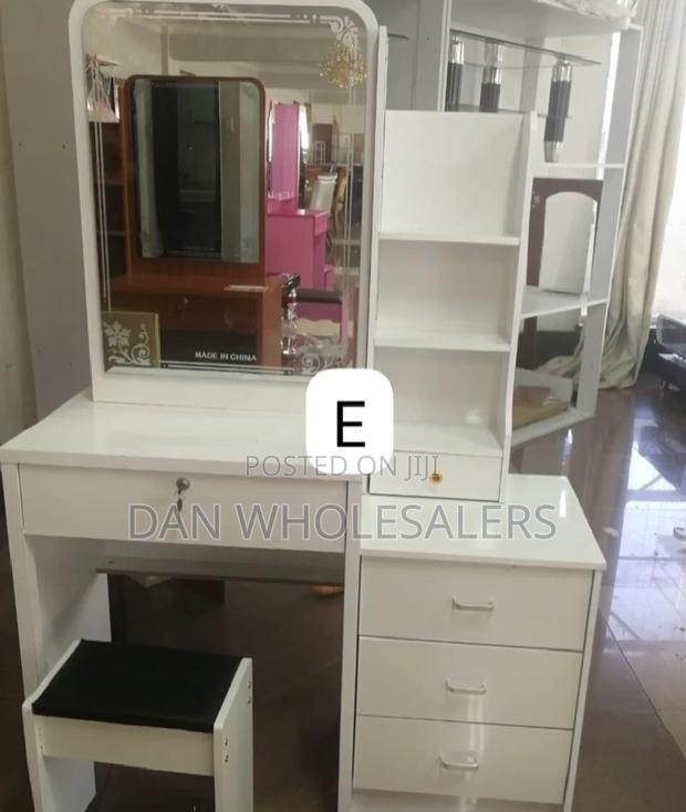 Classy Dressing Table With Sliding Mirror - main view