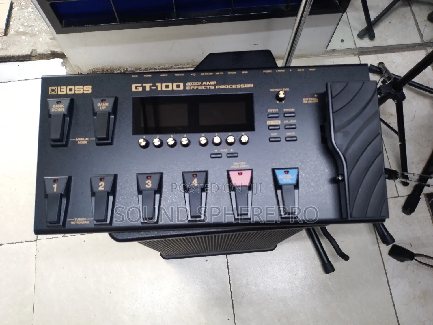 Boss GT-100 Guitar Effect