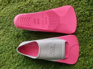 Pair of Aropec Swimming Flippers/Fin Size 34-36