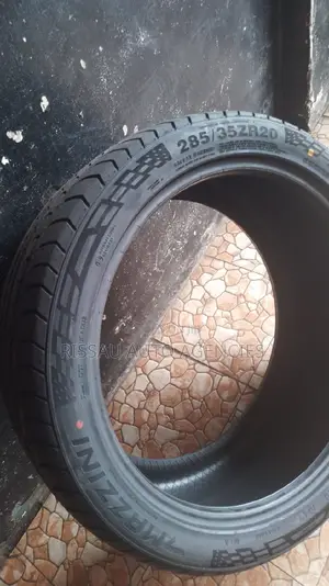285/35 R 20 Mazzini Low Profile Tyres Made in China.