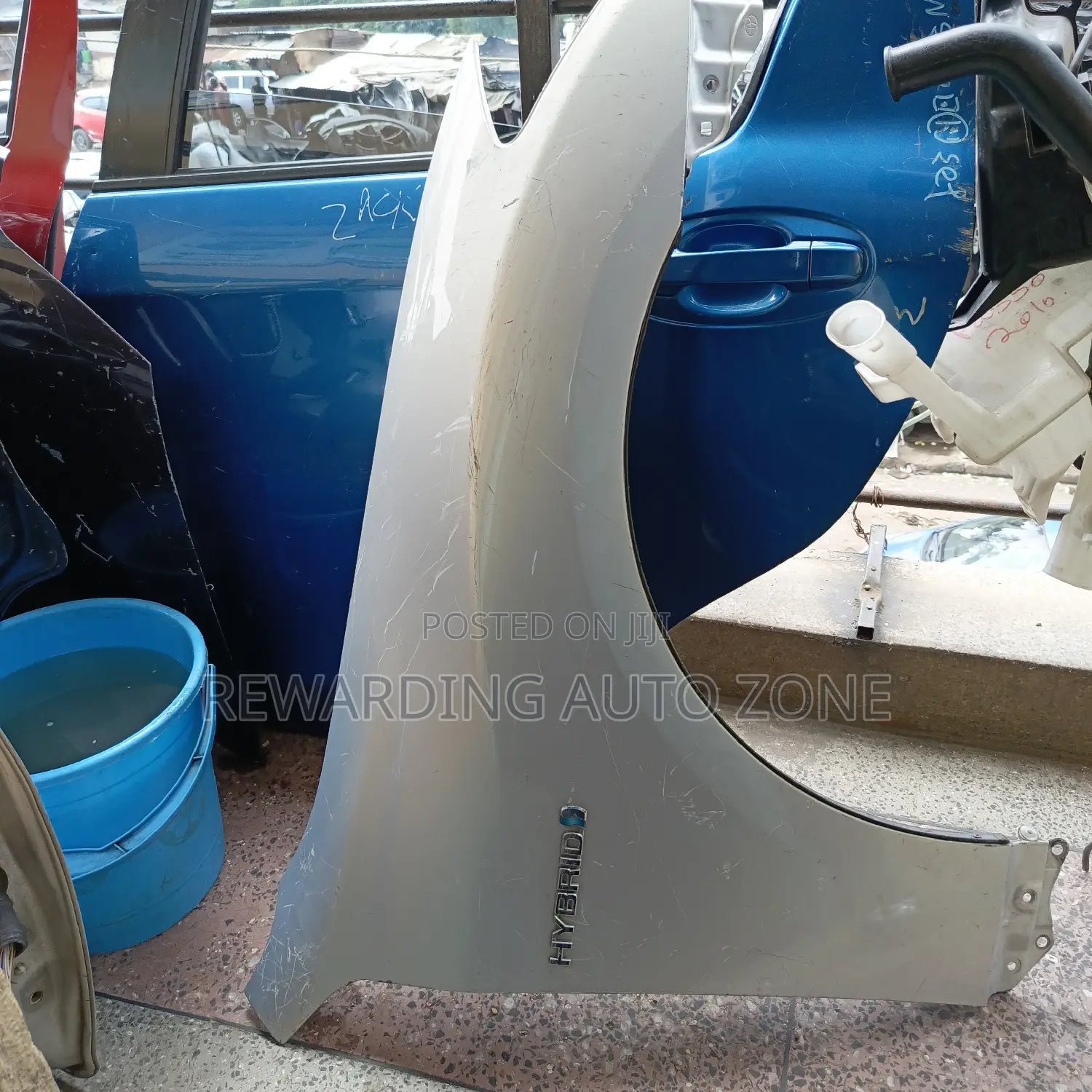 Crown 2012 RHS Fender( Wing ).