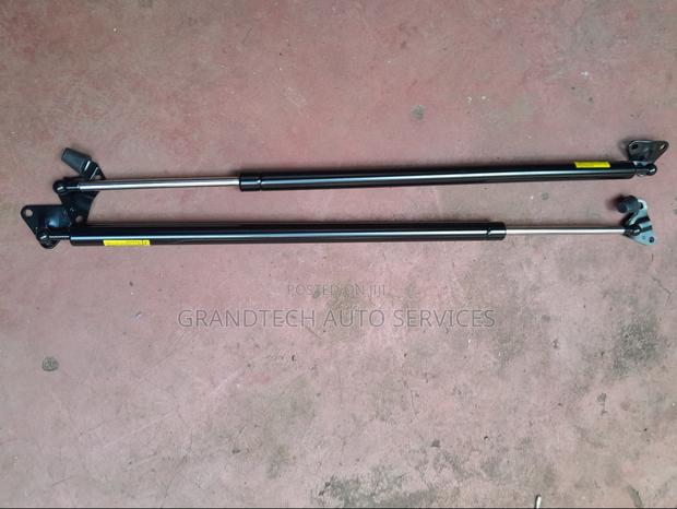 9l Hiace Boot Shocks