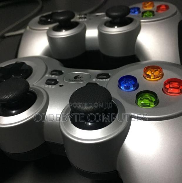 Logitech F710 Wireless Gamepad - main view