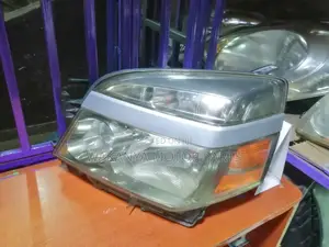 Toyota Voxy 2004/2007 Non Xenon Head Lamp, Clean EX Japan