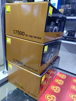 New Nikon D7500 With 18-140