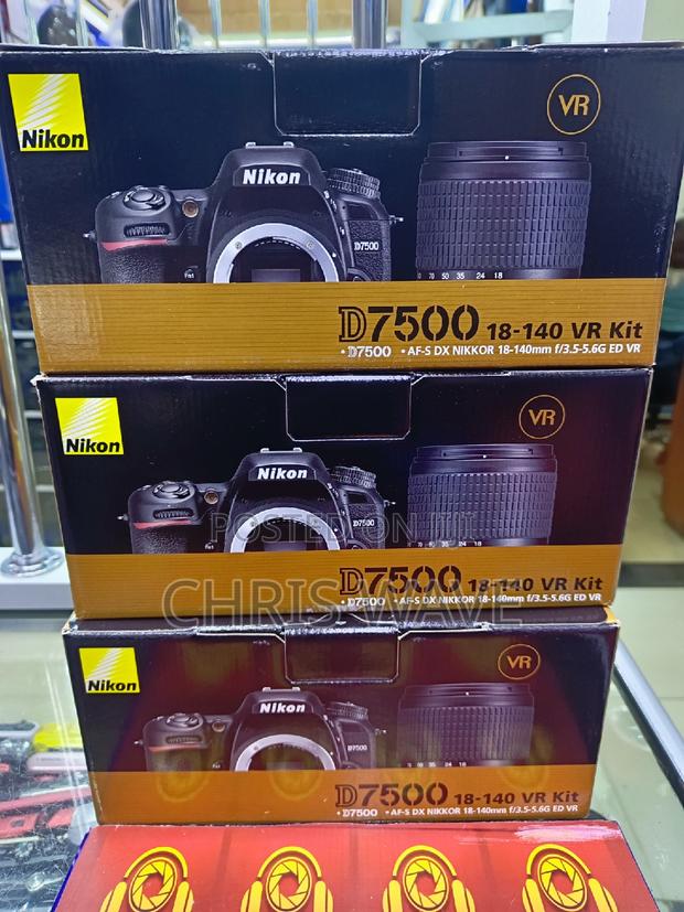 New Nikon D7500 With 18-140 - main view