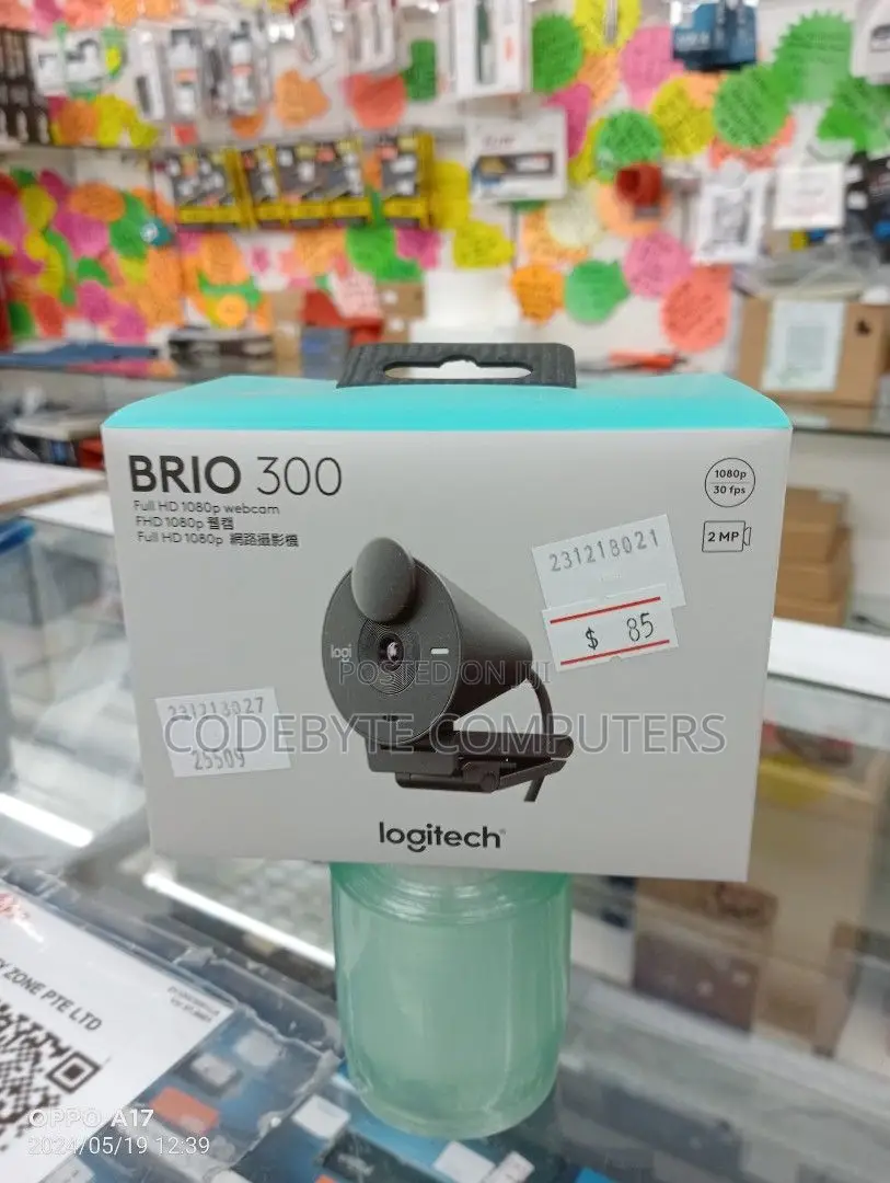 Logitech Brio 300 Webcam ^^ Logitech Brio 300 Webcam