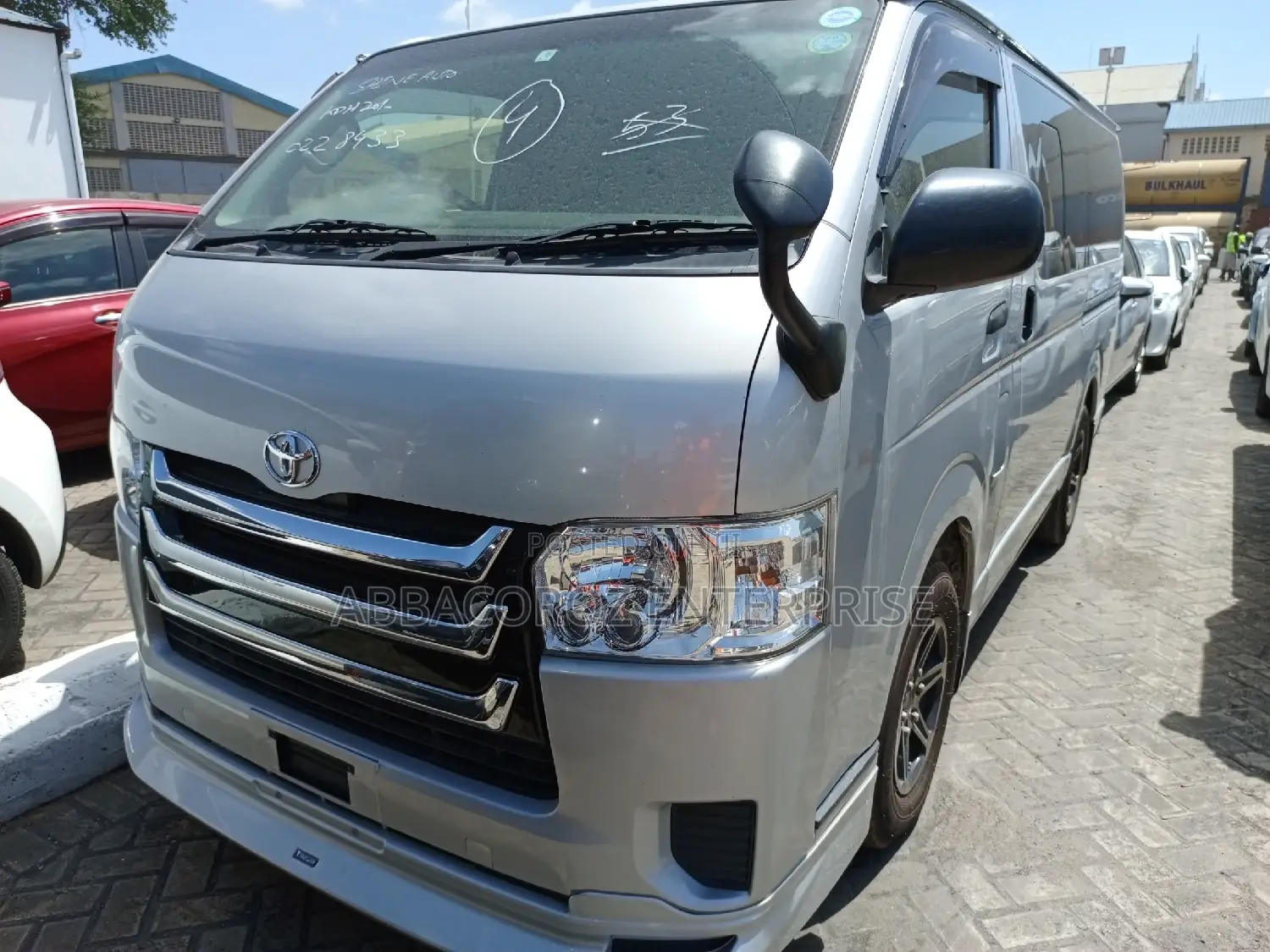 Toyota HiAce 2017 Silver