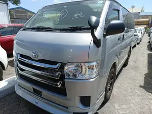 Toyota HiAce 2017 Silver