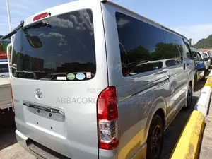 Toyota HiAce 2017 Silver