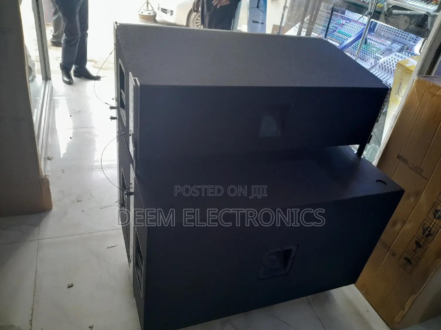 Line Arry Speaker