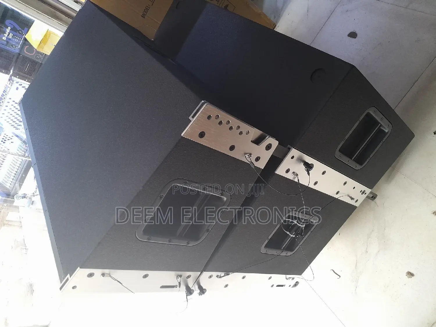 Line Arry Speaker