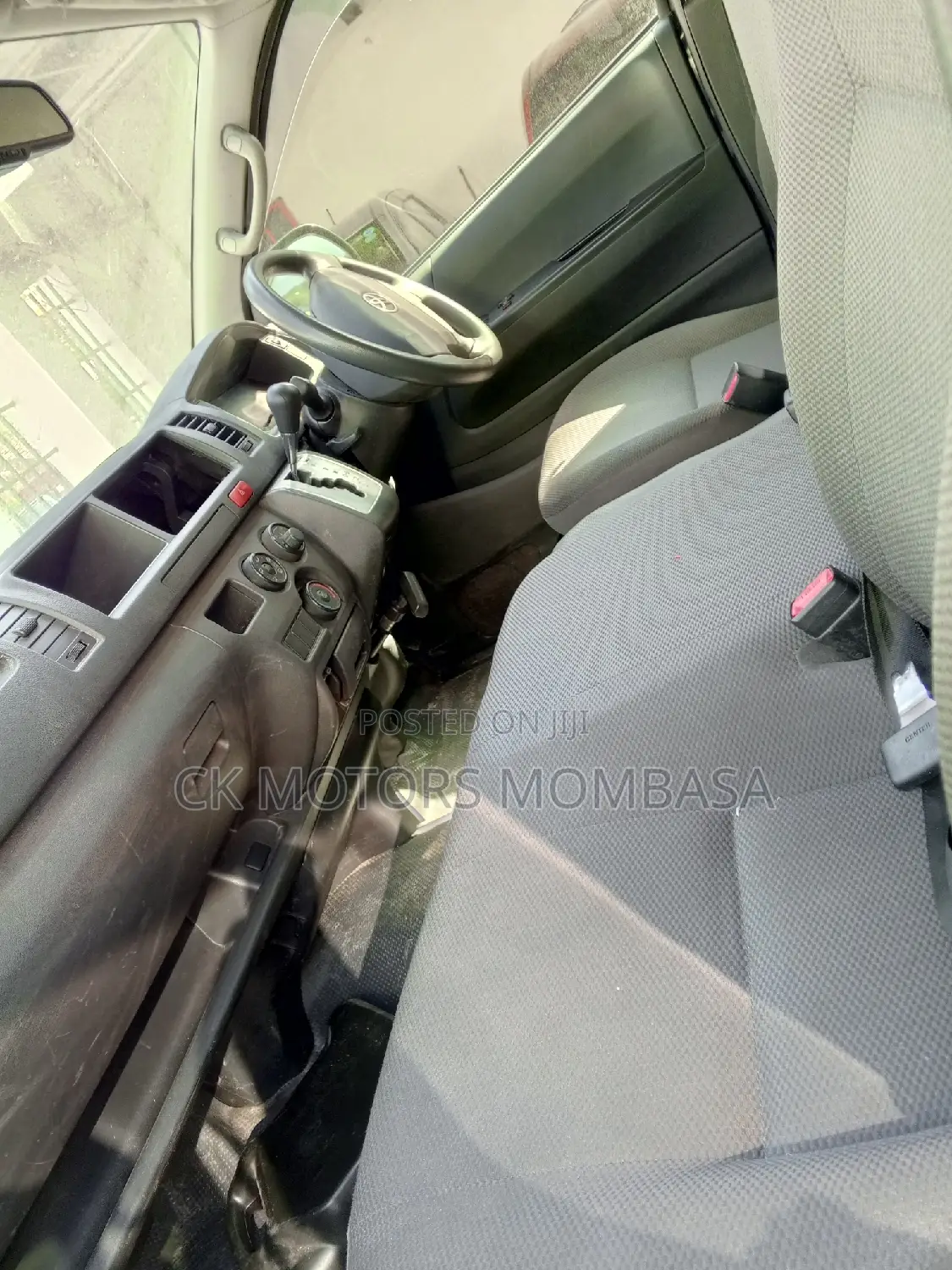 Toyota Grand HiAce 2016 Blue