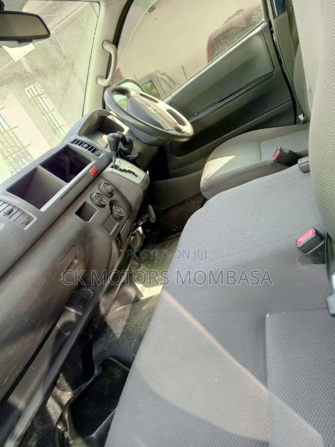 Toyota Grand HiAce 2016 Blue