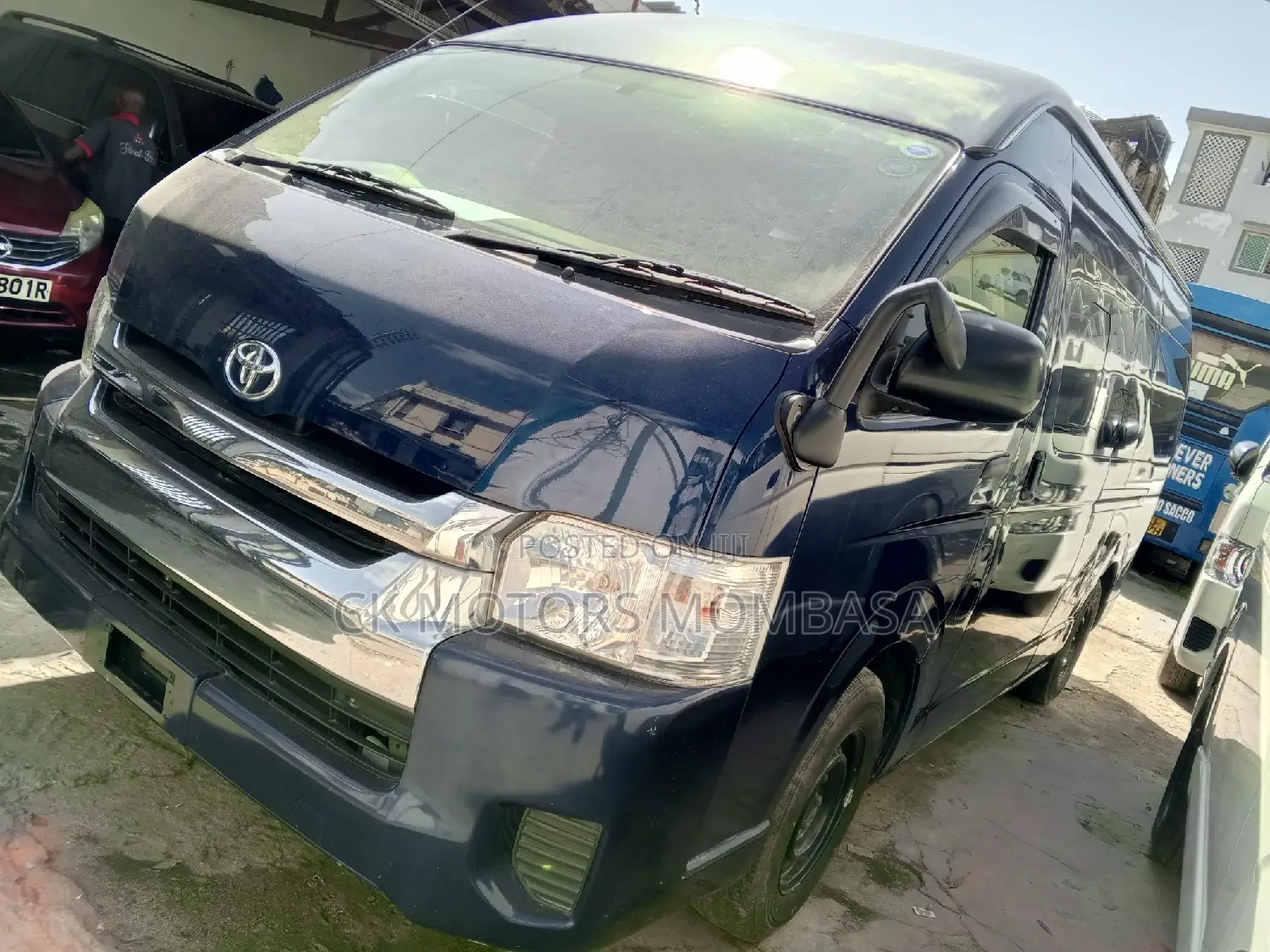 Toyota Grand HiAce 2016 Blue