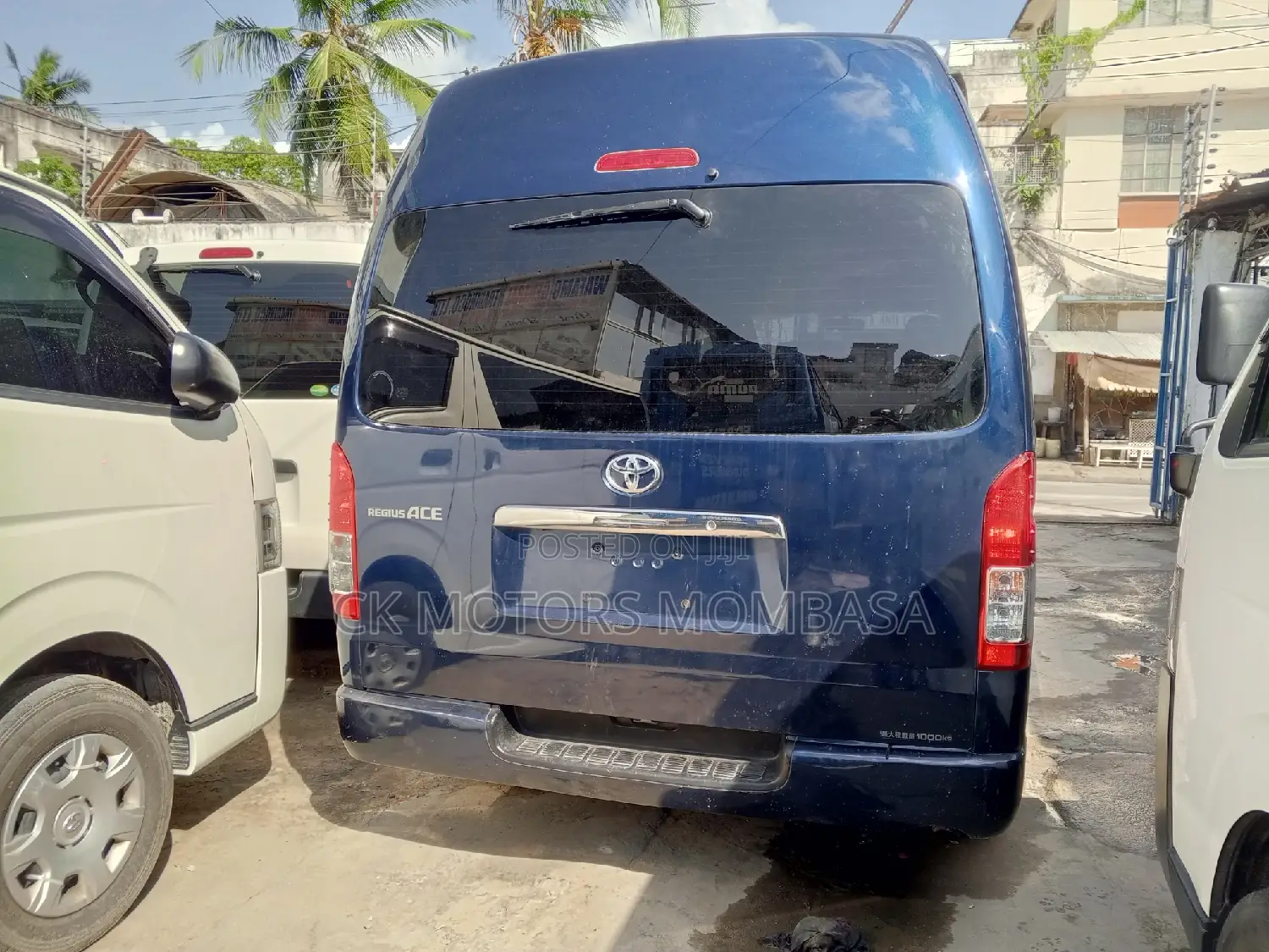 Toyota Grand HiAce 2016 Blue