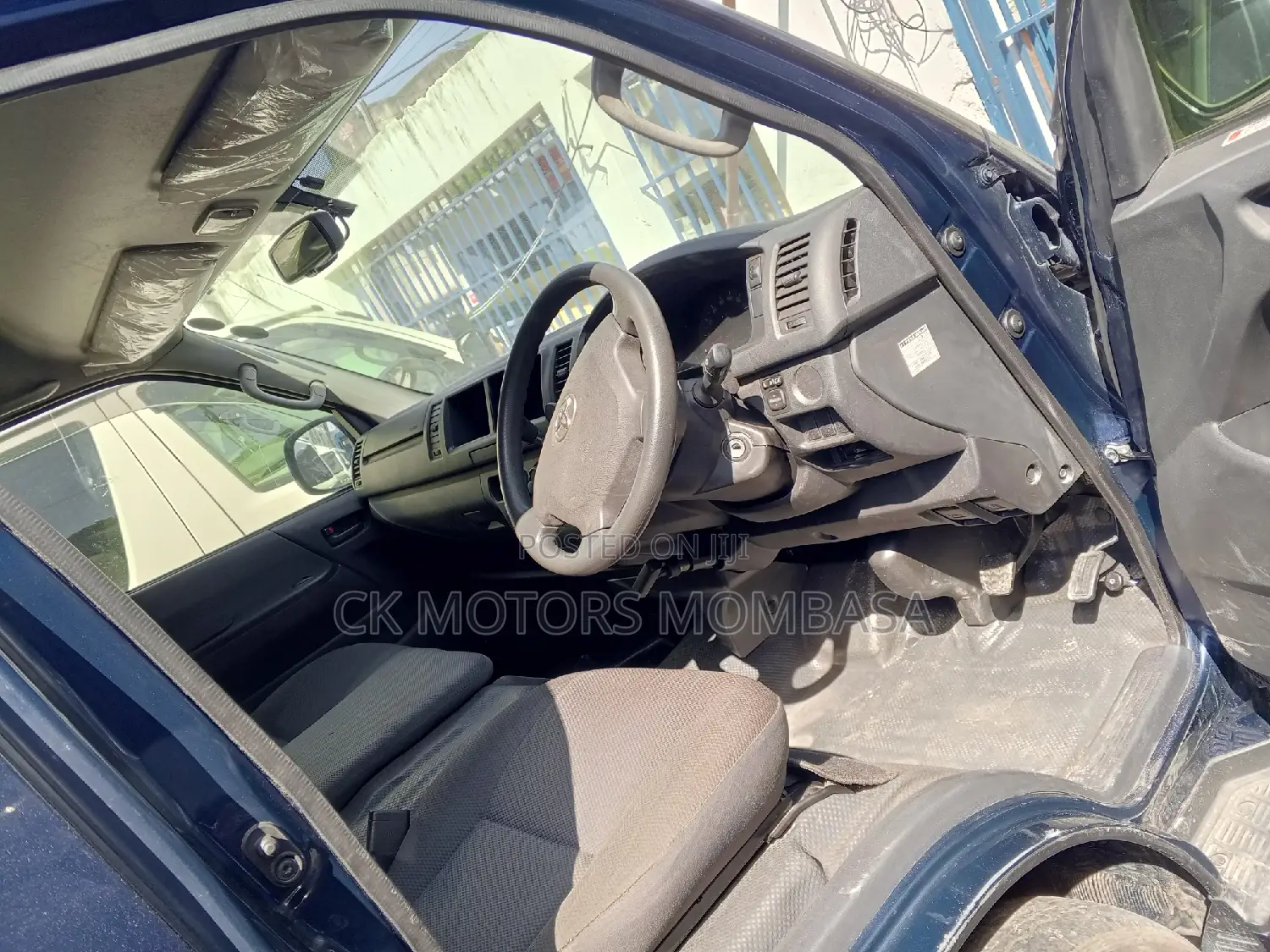 Toyota Grand HiAce 2016 Blue