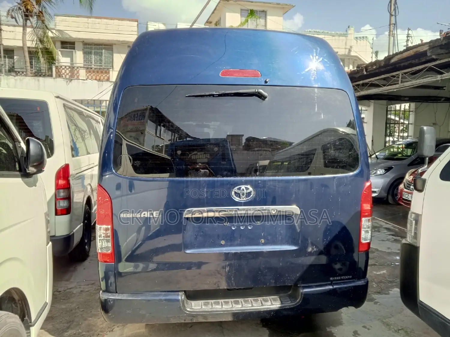 Toyota Grand HiAce 2016 Blue