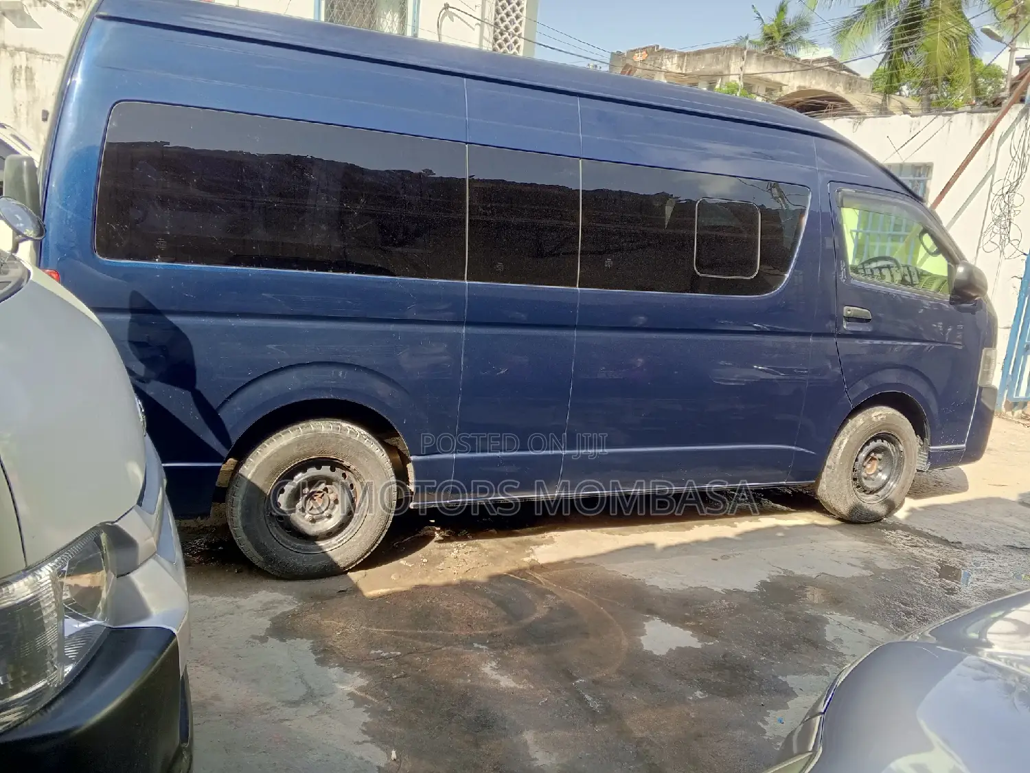 Toyota Grand HiAce 2016 Blue