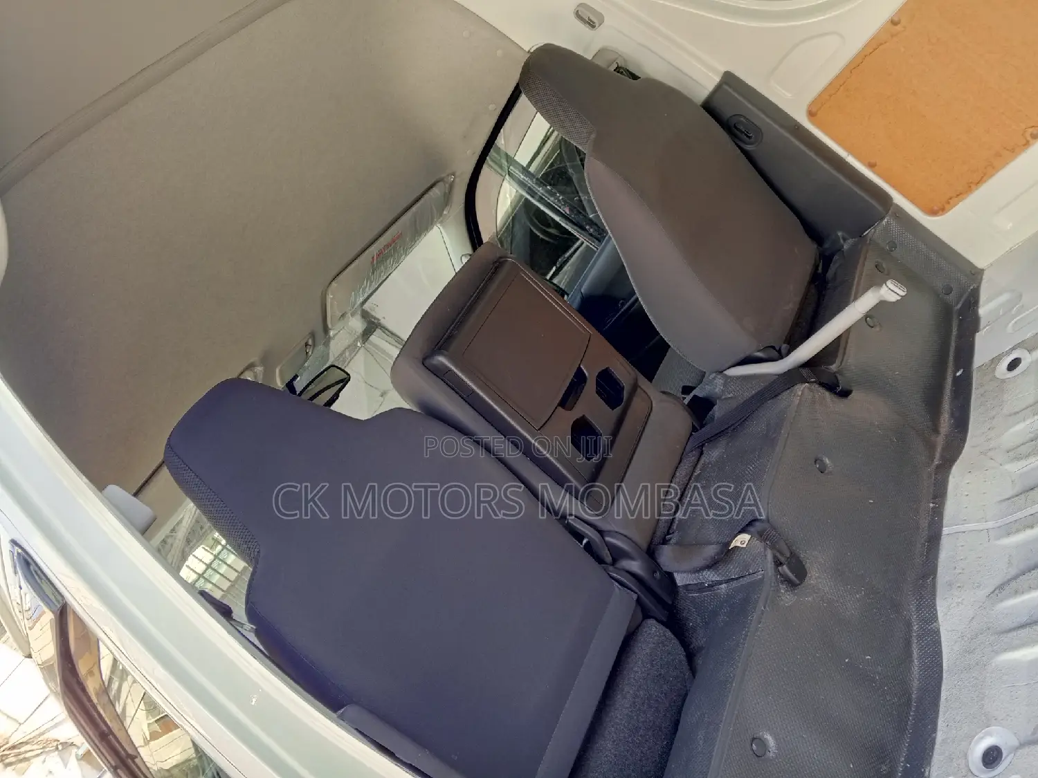 Toyota Grand HiAce 2016 White