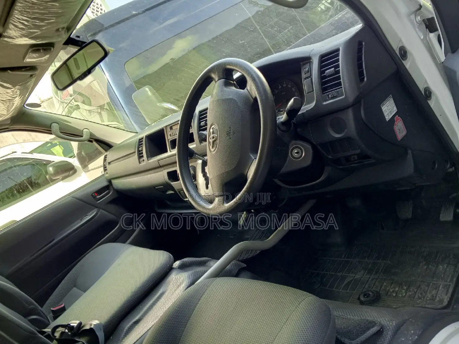 Toyota Grand HiAce 2016 White