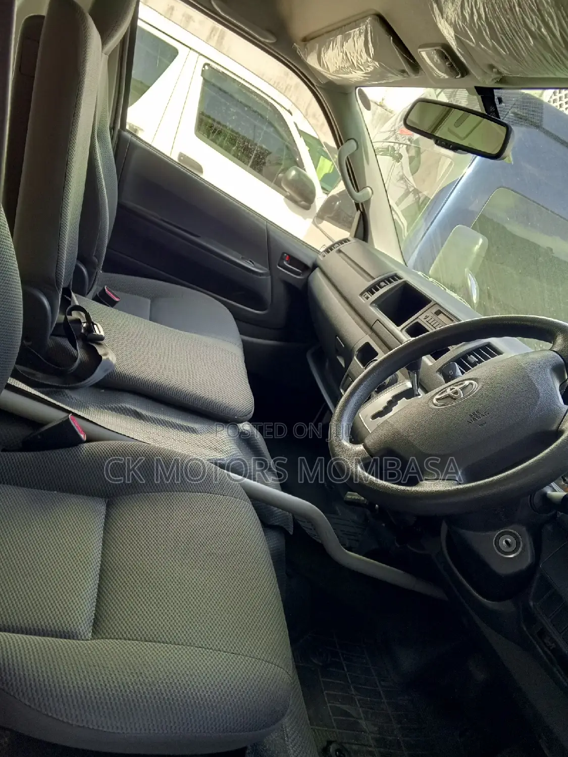 Toyota Grand HiAce 2016 White