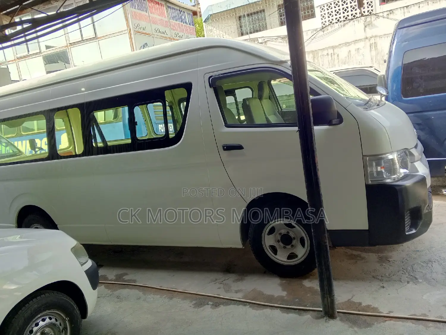 Toyota Grand HiAce 2016 White