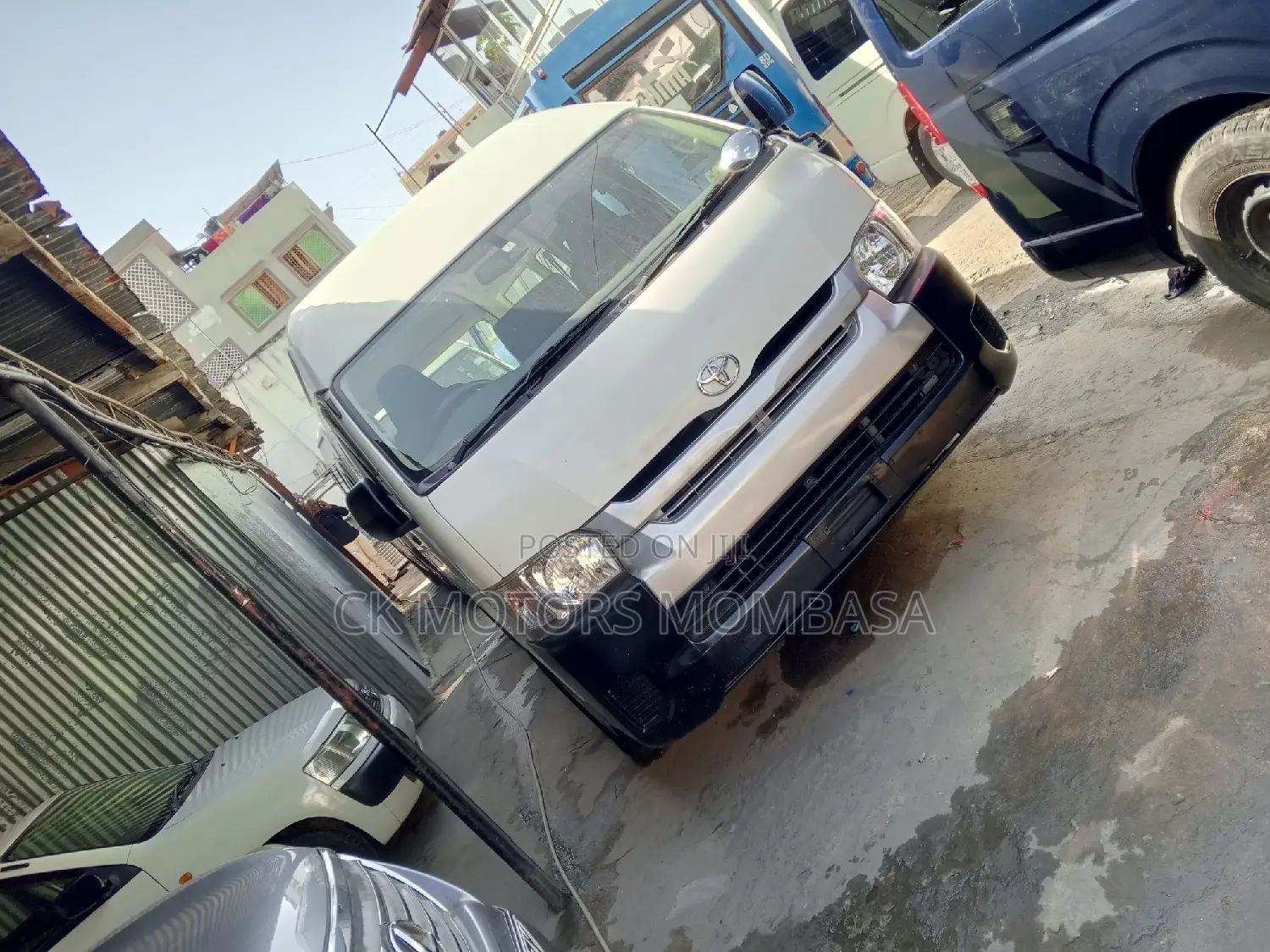 Toyota Grand HiAce 2016 White