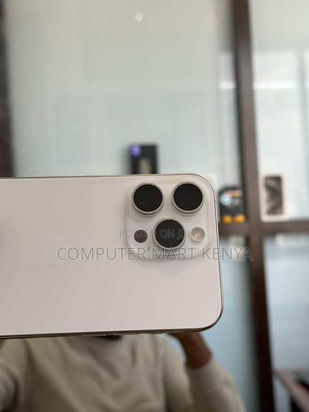 Apple iPhone 15 Pro Max 512 GB White - thumbnail 3