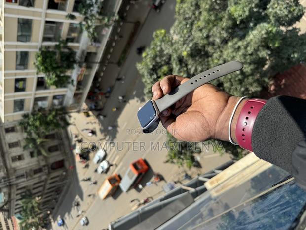 Apple Watch SE 41MM - thumbnail 2