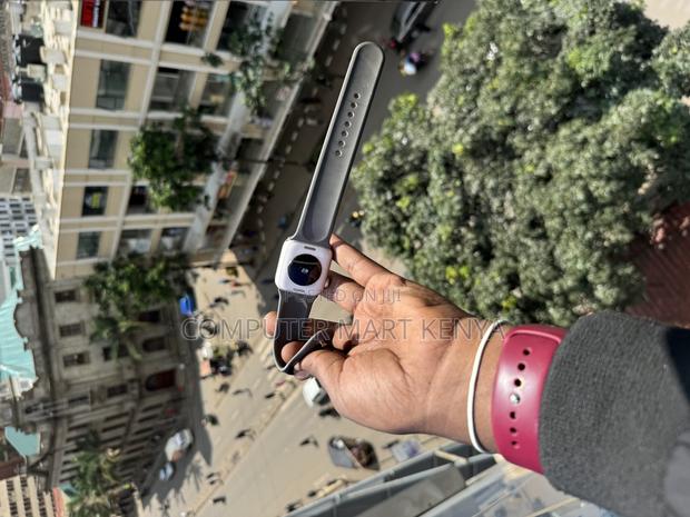 Apple Watch SE 41MM - thumbnail 3