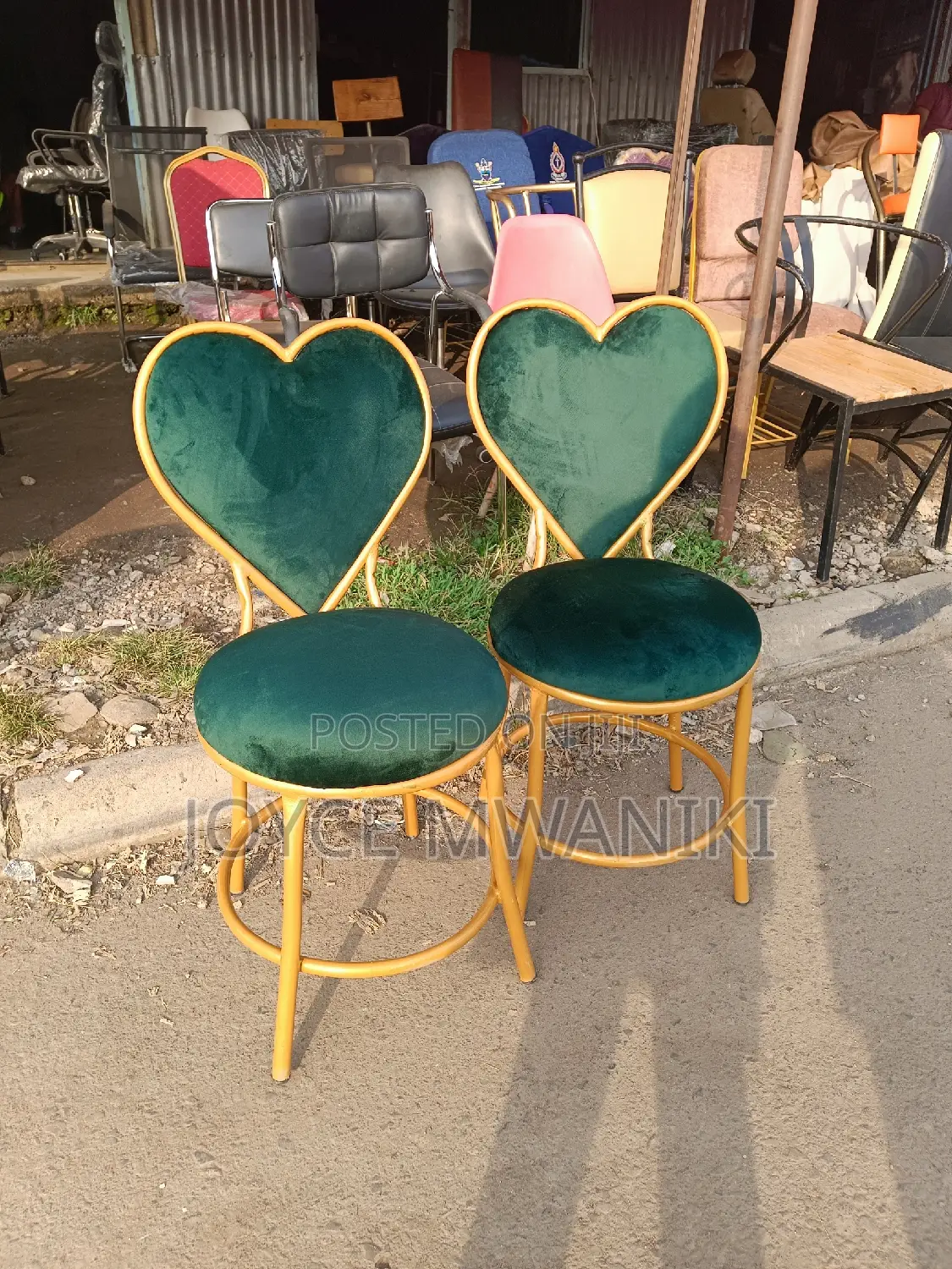 Manicure Love Seats, Green
