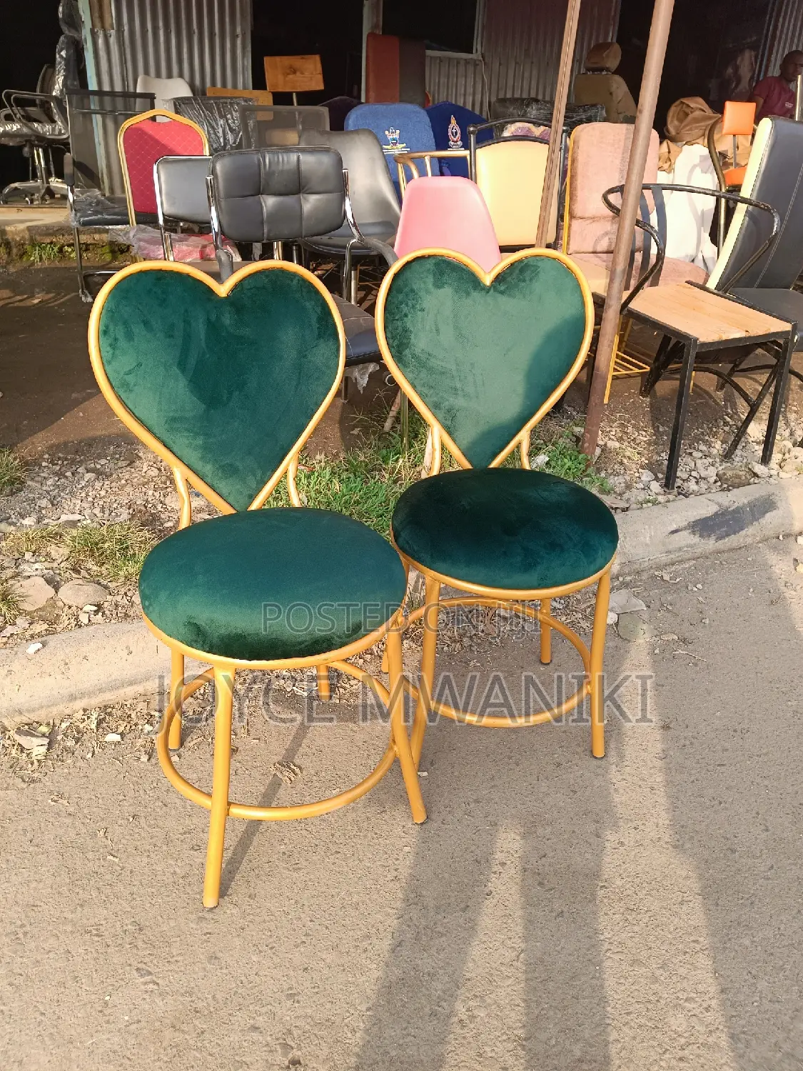 Manicure Love Seats, Green