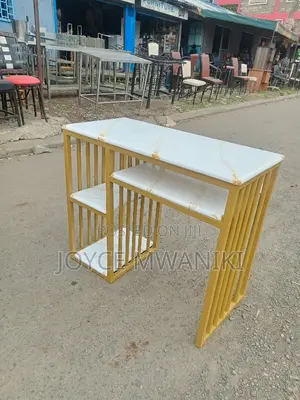 Manicure Marble Table, Gold and White 