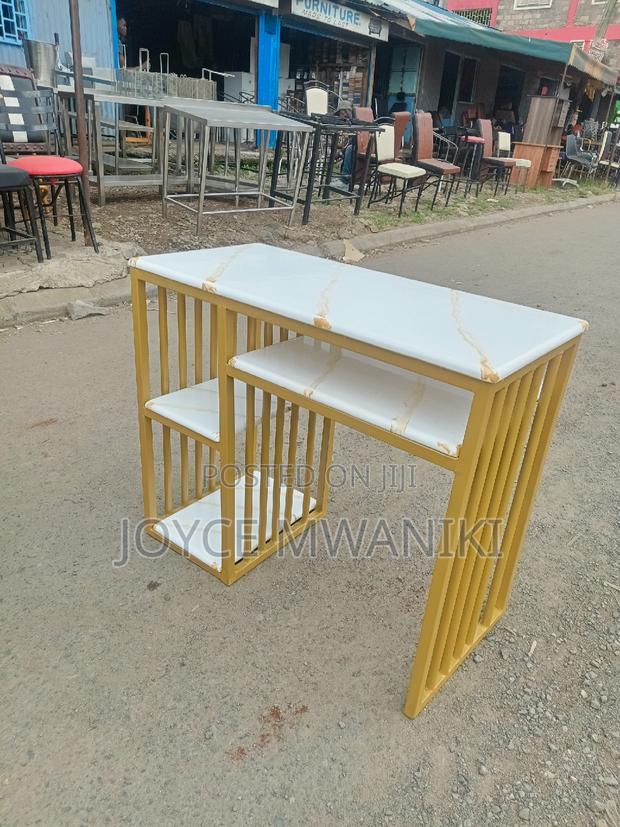 Manicure Marble Table, Gold and White  - thumbnail 2
