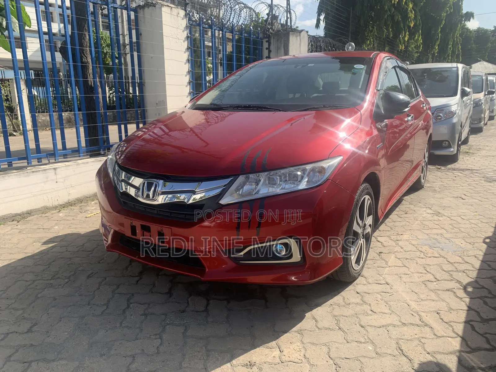 Honda Grace 1.5 Petrol FWD 2016 Red