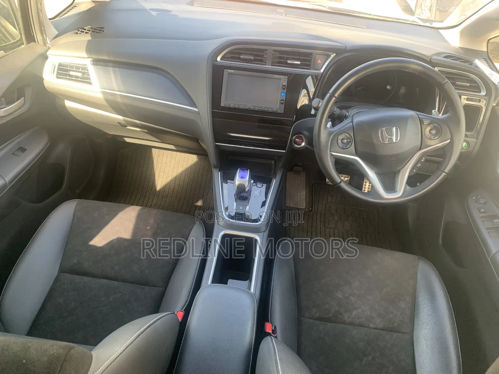 Honda Shuttle 1.5 Hybrid 2WD 2017 Blue