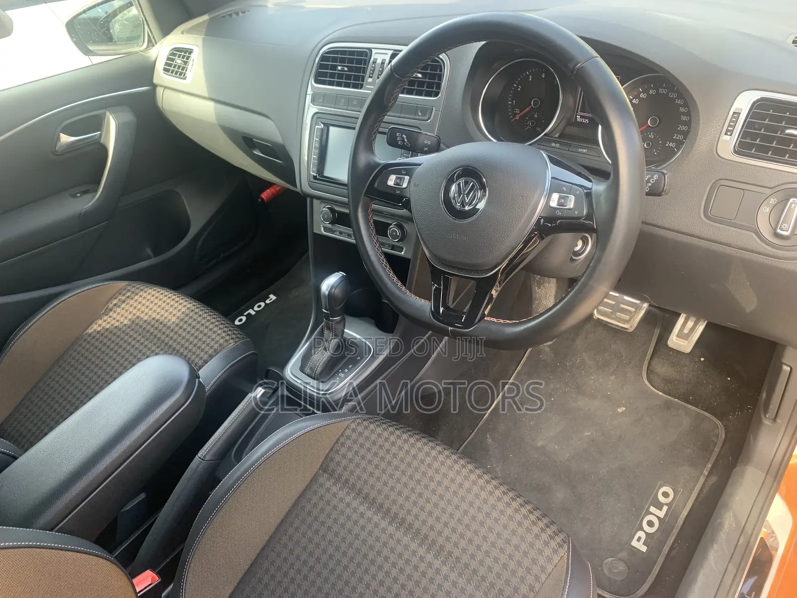 Volkswagen Polo 2017 Orange