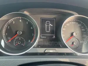 Volkswagen Golf Variant 2016 Off white