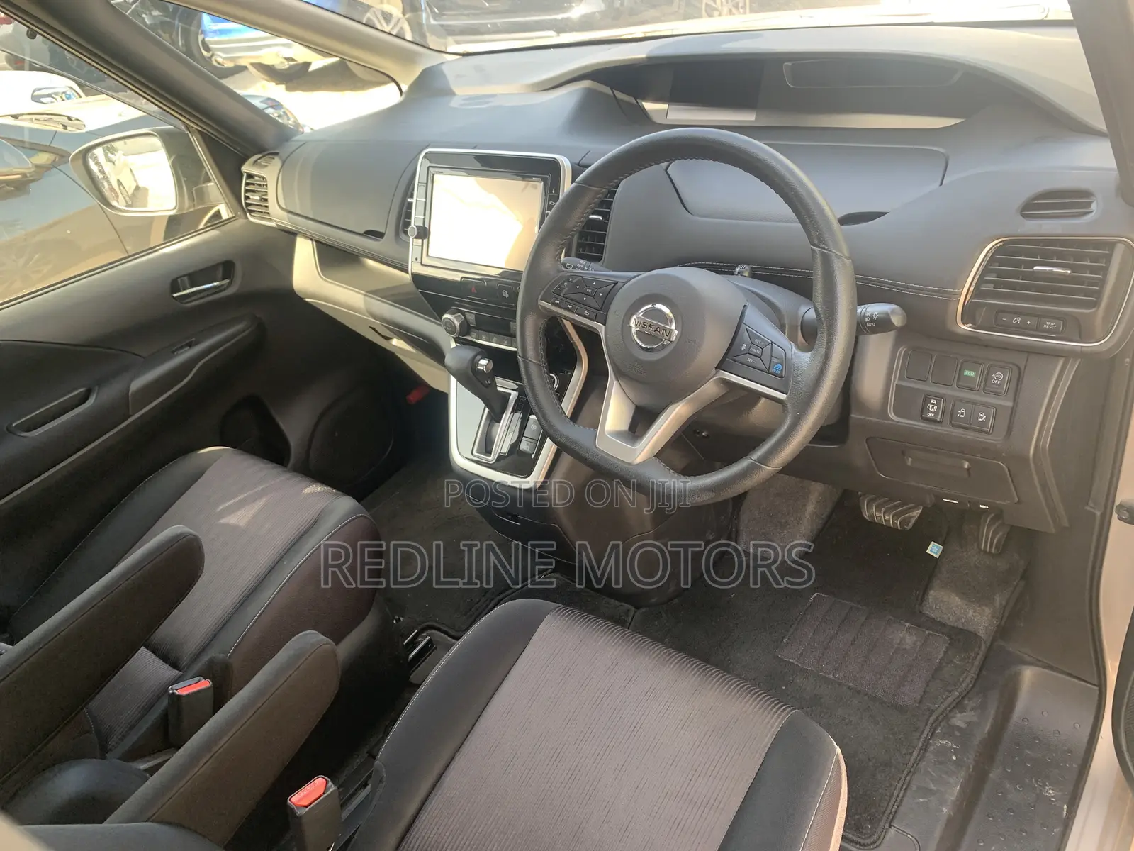 Nissan Serena 2017 Gold