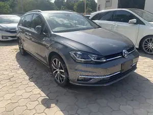 Pre-owned 2018 Volkswagen Golf Variant - Spacious and Stylish