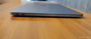 Laptop Apple MacBook Pro 2017 16GB Intel Core i7 SSD 256GB