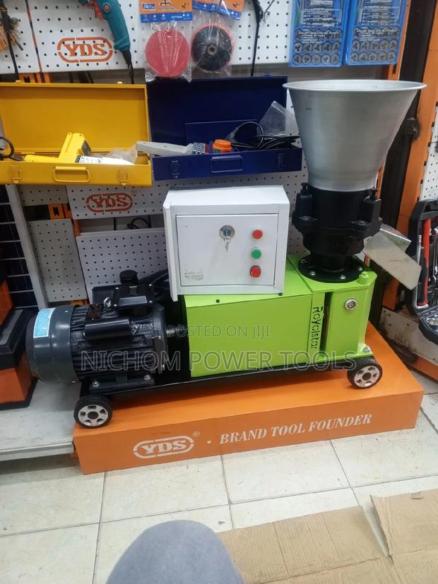 Original Royalstar Pallet Maker Machine - main view