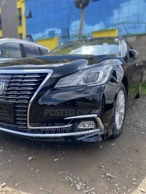 Toyota Crown 2018 Brown