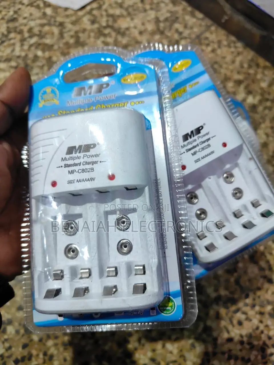 Standard Battery Charger for AAA,AA
