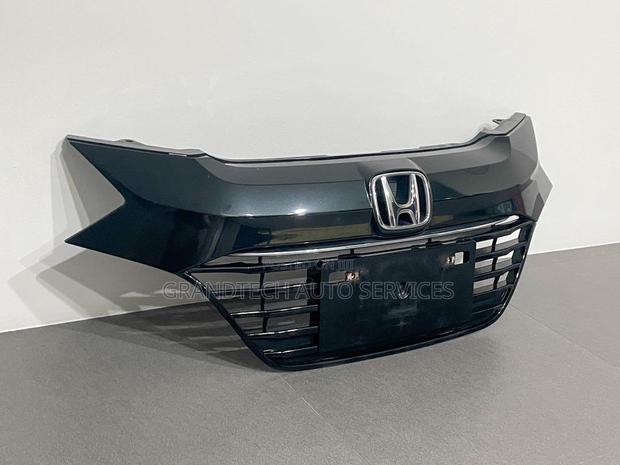 Honda Vezel Front Grill /= - main view