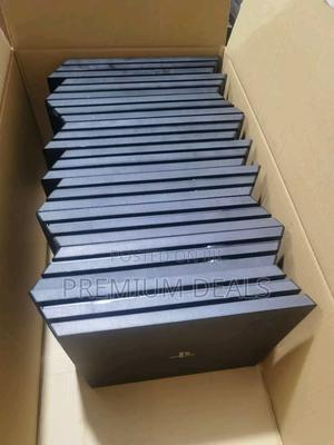 Ex  Playstation 4 Pro - main view