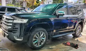 Toyota Land Cruiser 3.3 Diesel 4WD 2022 Black