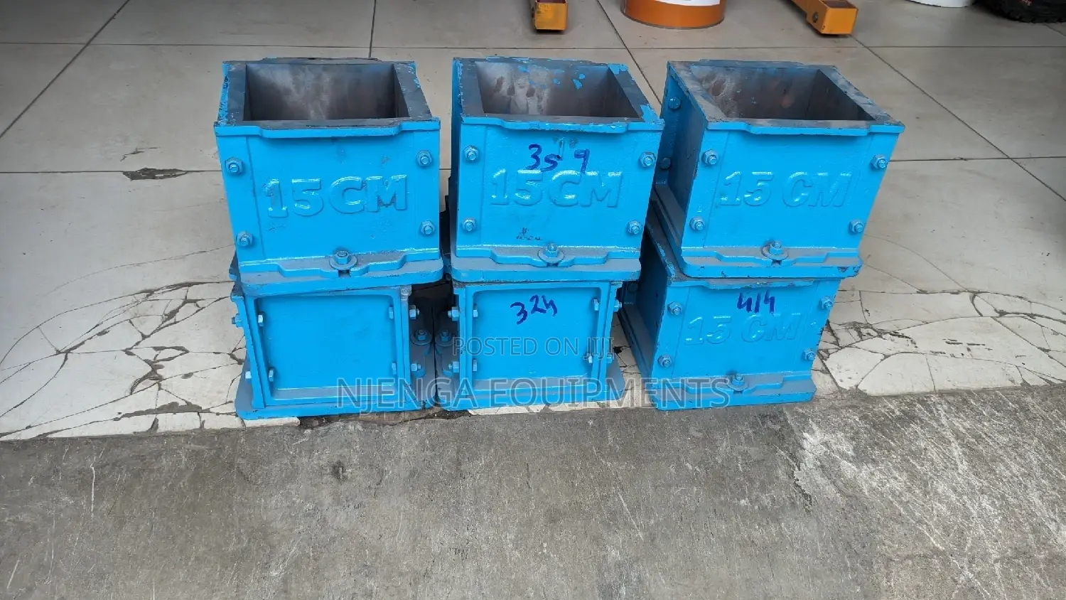 Cast Iron 15cm Cube Moulds