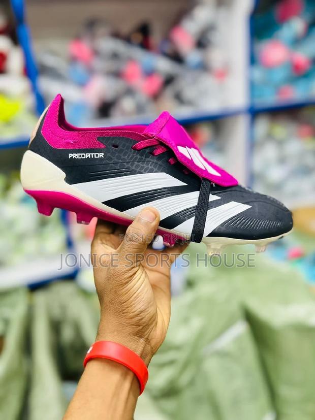 Predator Soccer Boots - thumbnail 3